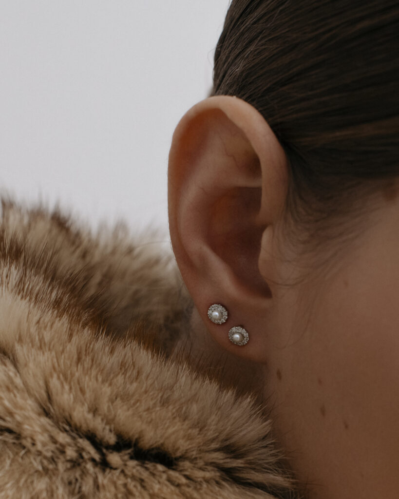 Pearl on Micro-diamonds Pave Studs